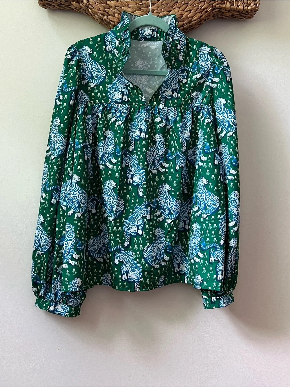 Green Blue Tiger Print Ruffle Neck Puff Sleeve Blouse XL - Picture 1 of 5